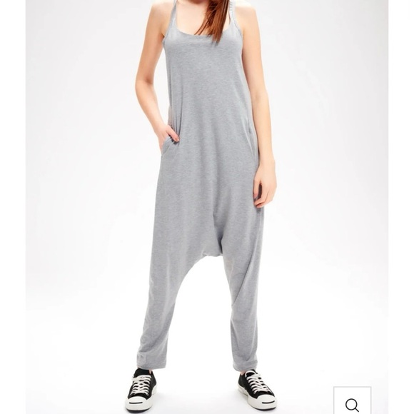 Gray Sleeveless Drop Crotch Romper with Pockets & Tapered Legs 22” ptp (Large) - Picture 1 of 8